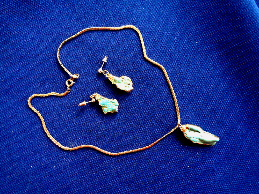 Vintage Turquoise Chunk Pendant Necklace & Stud Earrings Set Gold Plated Handmad