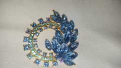 Gorgeous Gold Tone Blue Stone Floral Spray Brooch 2 Inches
