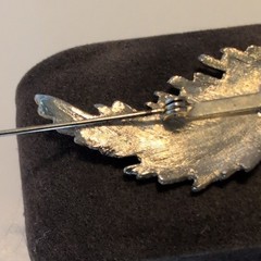 Vintage Mid Century Brushed Silver Tone Feather Brooch Plume Leaf Pin Unmarked