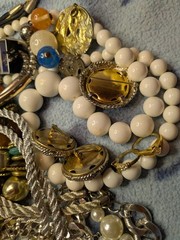Lovely Vintage Jewelry Lot~ 1 Lb 14 oz See Photos!