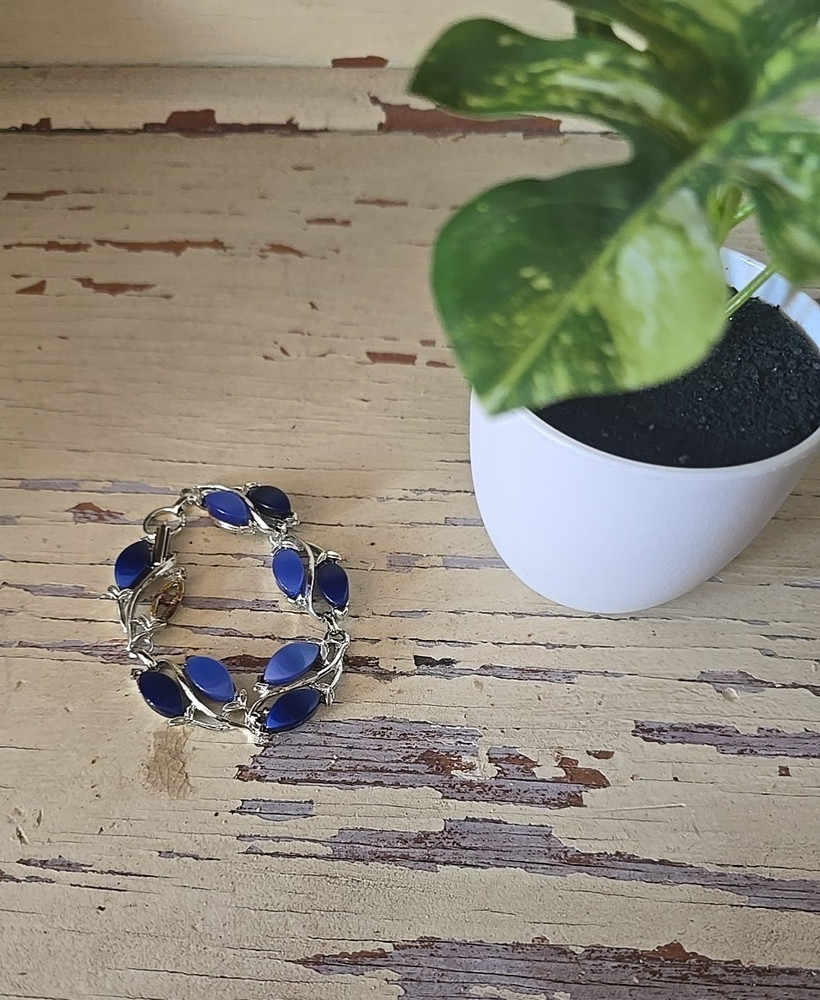 Vtg Silver Tone Blue Gemstone Minimalist Statement Fashion Jewelry Bracelet