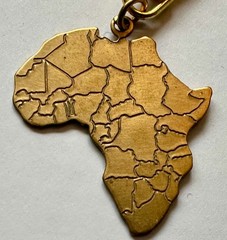 Vintage Africa charm pendant etch countries brass necklace 24″ vtg OR clip on