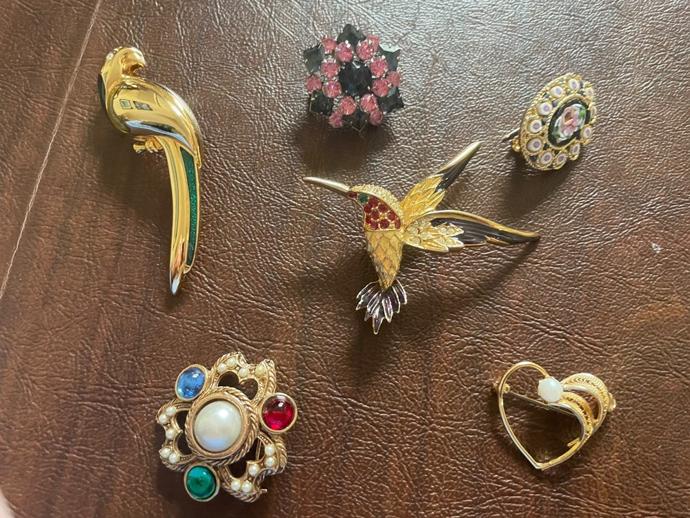 Six Beautiful Vintage Brooches to Accentuate Any Wear.