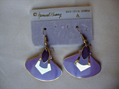 VINTAGE SAMUEL HUANG DESIGNER CLOISONNE RETRO MOD FAN LAVENDER & PURPLE EARRINGS