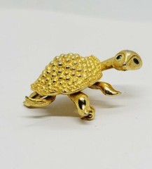 TURTLE Brooch Textured Gold Tone Rhinestone Eyes Vintage Signed Lind-Gal