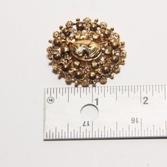 Vintage Cameo Profile Scarf Clip Gold Tone