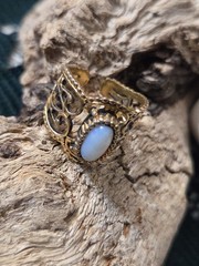 S Coventry Empress Dragon’s Breath Goldtone Faux Fire Opal Filagree Ring Sz 7.25