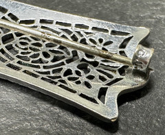 ANTIQUE? SILVER TONE FILAGREE BROOCH N611