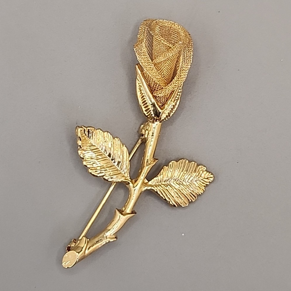 Vintage AAi Rose Brooch Gold Tone Mesh Bud 2 1/8″