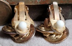 Vintage Costume jewelry clip on earrings 1980s 1990s Iridescent Gold Tone Knots