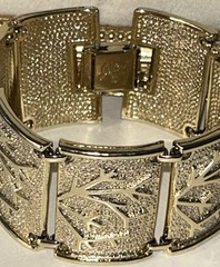 Vintage Coro Pegasus Gold Tone Modernist Panel Bracelet Leaf Textured Wide 6.75”