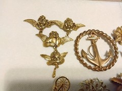 VARIETY OF VINTAGE BROOCHES LOT 21PC wear, repair, parts
