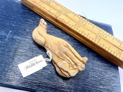 Vintage 1980s Carved Brown Tan Stone Gemstone Dog Labrador Brooch NOS Ro-Do IJ
