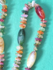 Vintage COLORFUL SWIRLED Acrylic Beaded Necklace W/Gold Tone Beads