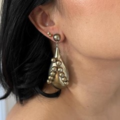 Vintage 1980s gold teardrop dangle pierced earrings gold tone statement ornate