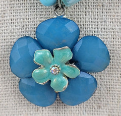 Vtg. Enamel And Acrylic Flower Pendant Necklace Blue Frosted Glass Beaded 16.5″