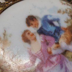 Vintage Porcelain Courting Couple Brooch Gold Tone Filigree Frame 4.5cm
