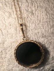 Onyx Cat Round Cameo Blue White Round Pendant 14K Gold Surround 3.6 G