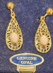 Vintage Elizabeth Farrell Genuine Opal Filigree Teardrop Earrings Gold Tone