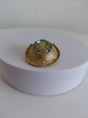 1968 Judy Lee Faceted Heliotrope Glass Reverse Cameo Broch Enhancer A .Borealis