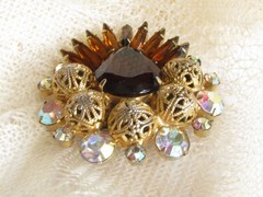 Vintage JULIANA D&E TOPAZ Root Beer BROOCH Rhinestone & Filigree Ball BOOK PIECE