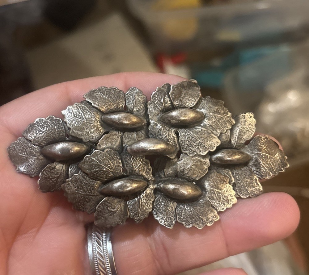 Vintage Antique Silver Tone Leaf Pattern C Clasp Closure Pin Brooch