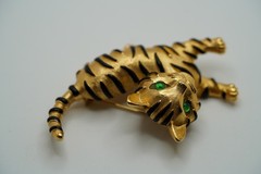 Vintage Trifari Green Eyed Gold Tone Cat Brooch 5.4cm JB36