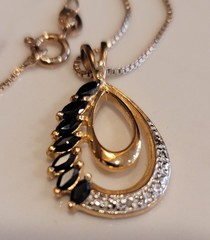 Vintage 925 Sterling Silver Black Stone Teardrop Pendant Necklace – Gold Tone