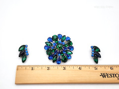 VINTAGE 60’S BLUE/GREEN RHINESTONE SILVER TONE JEWELRY BROOCH/PIN & EARRINGS SET