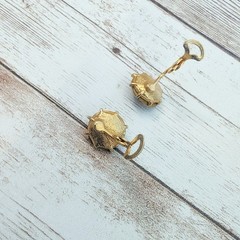 Vintage Clip On Earrings – Rainbow Tone Gem 0.5″ – Clip Repair Needed