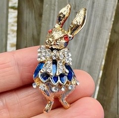 GOLD RHINESTONE ENAMEL BROOCHPIN SET EASTER WHITERABBITBUNNY ALICE IN WONDERLAND