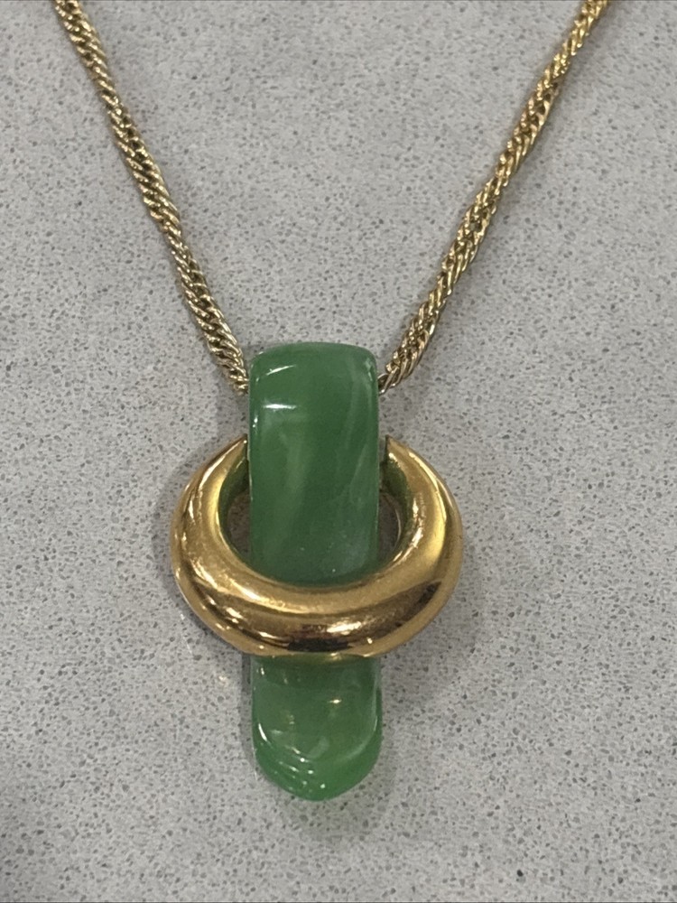 VTG Signed Crown Trifari Faux Jade Shades Of Green Goldtone Pendant Necklace