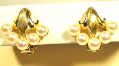 LOVELY! VINTAGE! 14K SOLID YELLOW GOLD PEARL EARRINGS. 6.35 GRAM.
