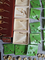 115 PC MONOGRAM NAME VINTAGE JEWELRY GOLD TONE STICK PIN BRACELET NECKLACE 1980s