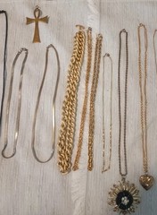 Antique & Vintage 50+ Lot Of Necklaces & Varies Designs & Quality.