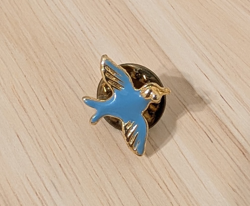 Vintage Bluebird Gold Toned Lapel Tie Tack Pin
