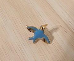 Vintage Bluebird Gold Toned Lapel Tie Tack Pin