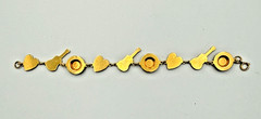 Vtg 1960s Mexican Mariachi Charm Bracelet – Faux Damascene Guitar Sombrero