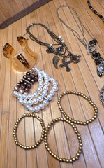 Vintage to Now Jelwery Lot of 25 Estate Sale Mixed Untested And Unsearched