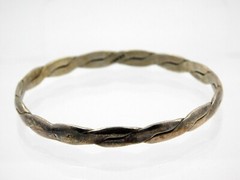 Vintage Mexico Silvertone Alloy Metal Braid Bangle Bracelet 8 1/8 Inches 16.4G