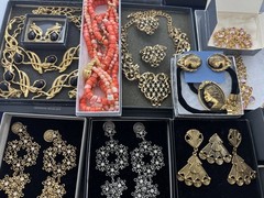 Vintage Jewelry Lot All Avon Barrera KJL Simpson 33 Pc Statement Necklace Runway