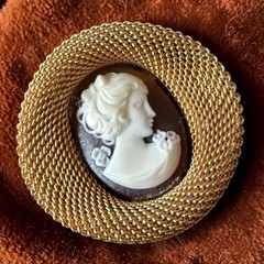 Cameo Brooch Pin Gold Tone Mesh Vintage Lady Portrait Victorian Revival