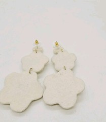 White Flower Seed Bead Earrings Dangle Pierced Beaded Chandelier 3.5 in