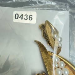 Vintage Gold Tone Leaf Imitation Pearl Cluster Brooch and Earrings Set MCM