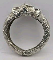 Silver Two Kissing ELEPHANT Heads Clamper Hinged Bracelet (SKU# 1923) BEAUTIFUL!