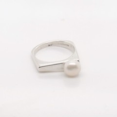 Signed Wesley Emmons Bar Top Modernist Sterling Silver & Button Pearl Ring