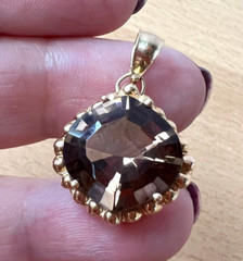 VINTAGE 14K YELLOW GOLD LARGE CUSHION CUT SMOKY QUARTZ PENDANT CHARM NECKLACE