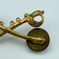AMICO Crossed Sword Lapel Pins Gold Tone Military Style Uniform Brooch 1.5in