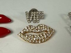 8 Pc Lot Glamorous Brooch Jewelry Rhinestone Gold Silver Tone Makeup Lipstick