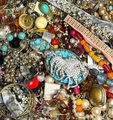3 Pounds Untested Unsorted Lot Jewelry Old Vintage & Modern Wear & Junk Mixed In